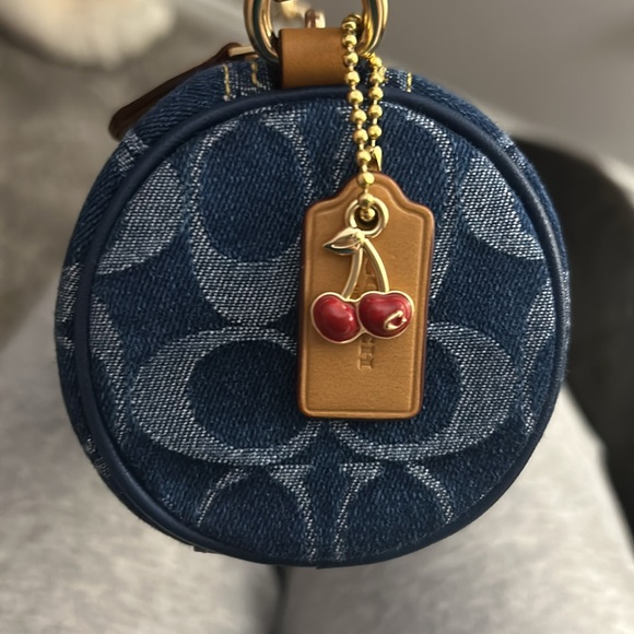 Coach Barrel bag in Denim print NWT - Picture 3 of 9